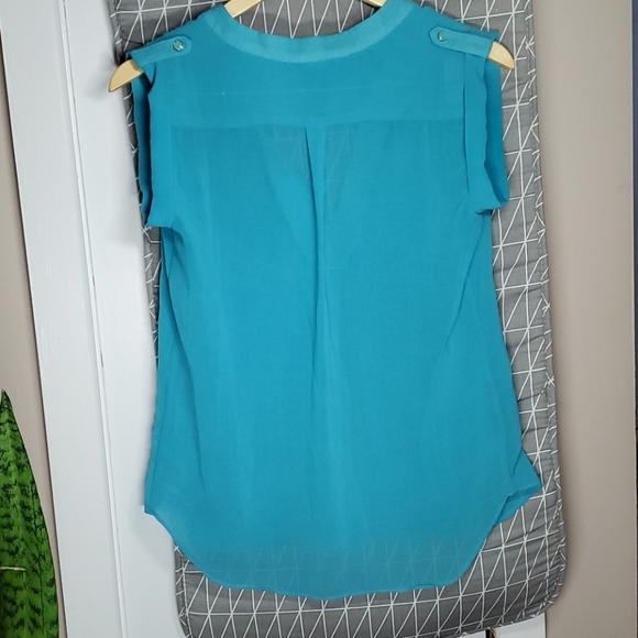 Beautiful blue sheer top - Picture 2 of 4